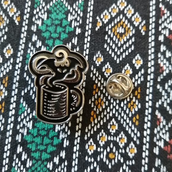 📍2/20$ Ghost Bat Enamel Pin NWOT - Picture 3 of 6